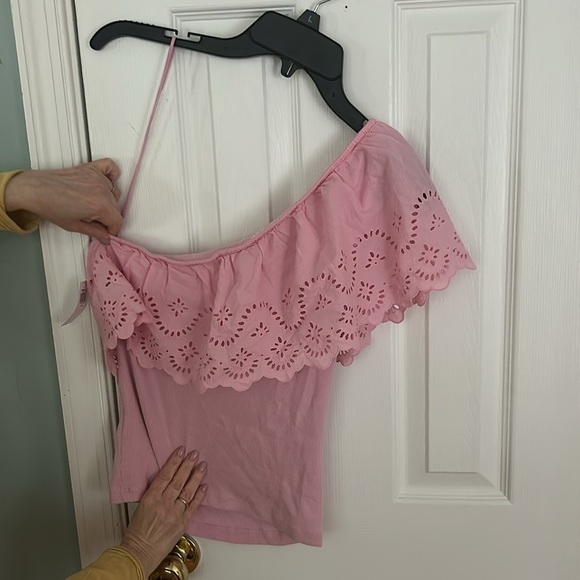 Old Navy One Sleeve Pink Asymmetrical Ruffled Blouse - Picture 2 of 3